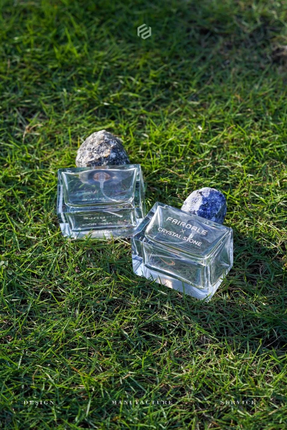 Polished bottle glows in the sunlight｜Customised perfume brands